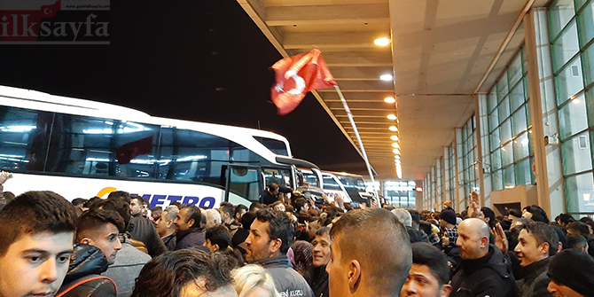 asker-ugurlamasi,-ankara-sehirlerarasi-otobus-terminali,-asti,-en-buyuk-asker-bizim-asker,.jpg