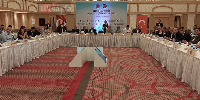 hak-is-konfederasyonu,-oz-agac-is-sendikasi,-mobilya-sektorundeki-sorunlar-ve-cozum-yollari-paneli,-oz-agac-is-sendikasi-genel-baskani-av-tuncay-dolu,,.jpg