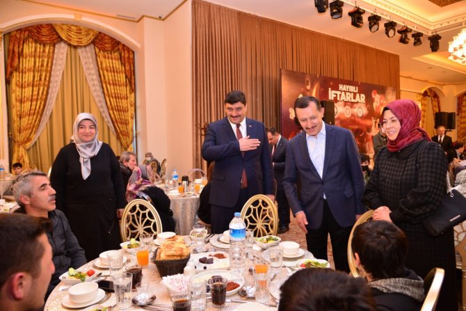 kahramankazanda-dunya-yetimler-gununde-anlamli-iftar-(8).jpeg