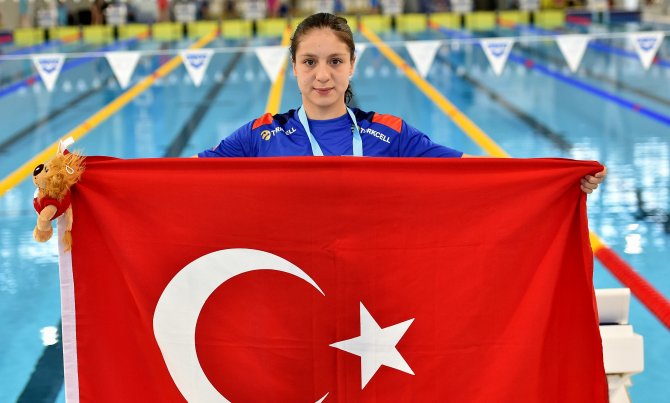 merve-tuncel-2.jpg